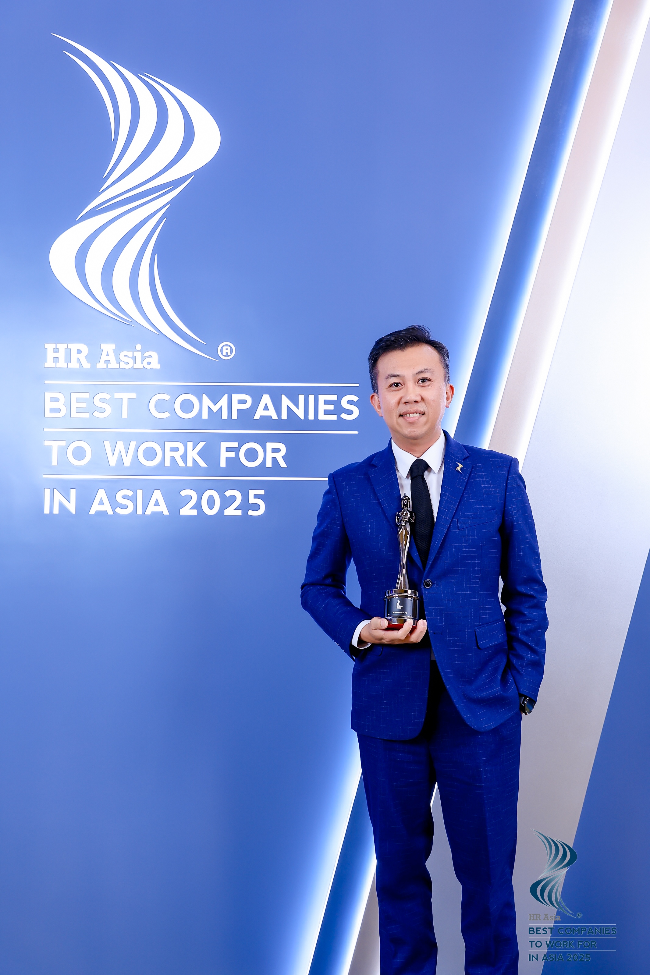 沅亨副总经理凃士雄