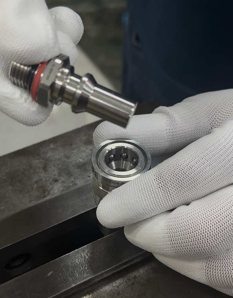 不需要特殊工具,快速完成連接和拆卸